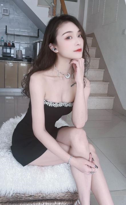 高挑美女媛媛