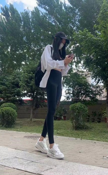 果冻美女大高个