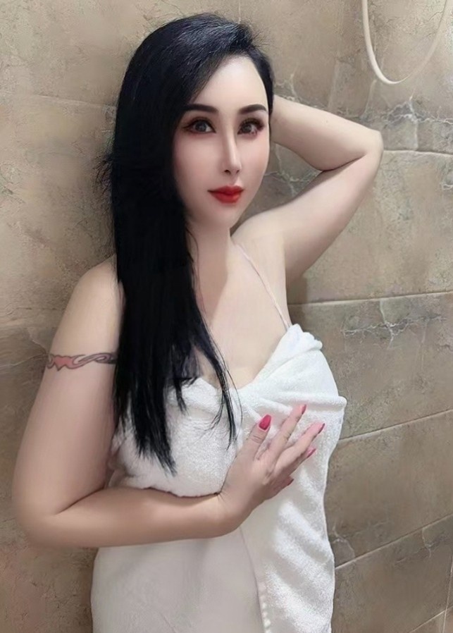 体验av女郎潇潇