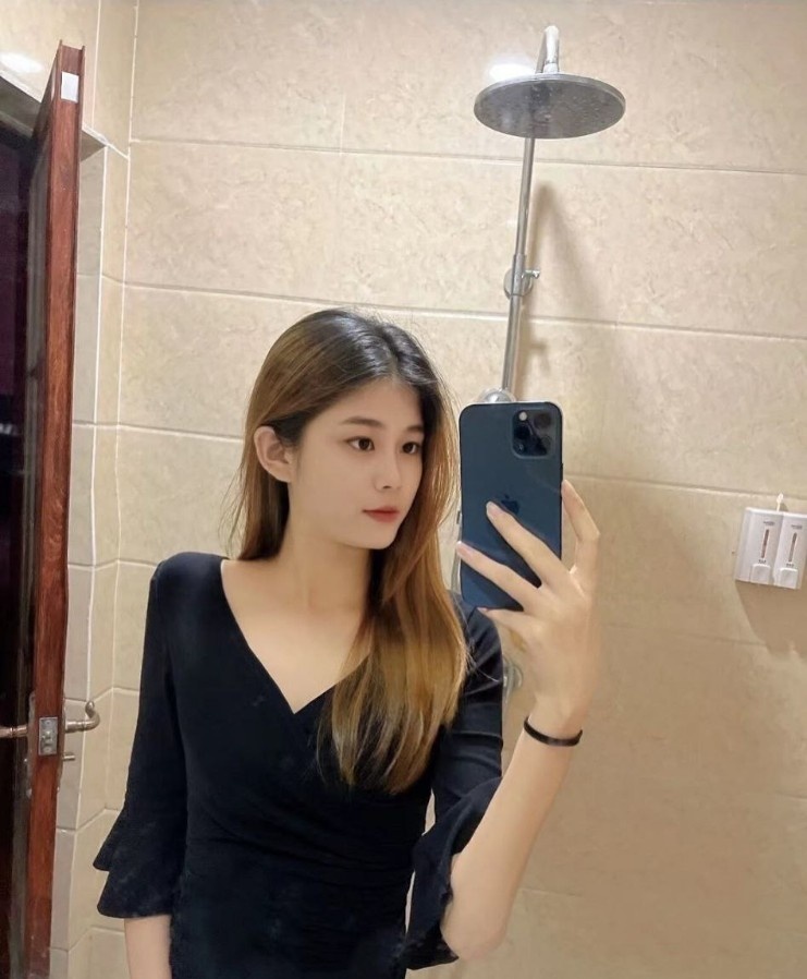 御龙城长腿少妇