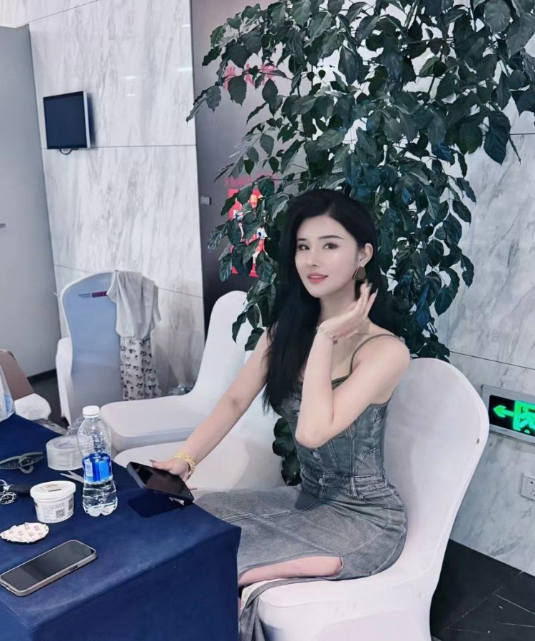 口活好的马达臀月亮