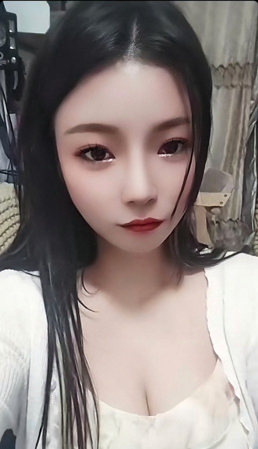 广州大奶水床小姐姐