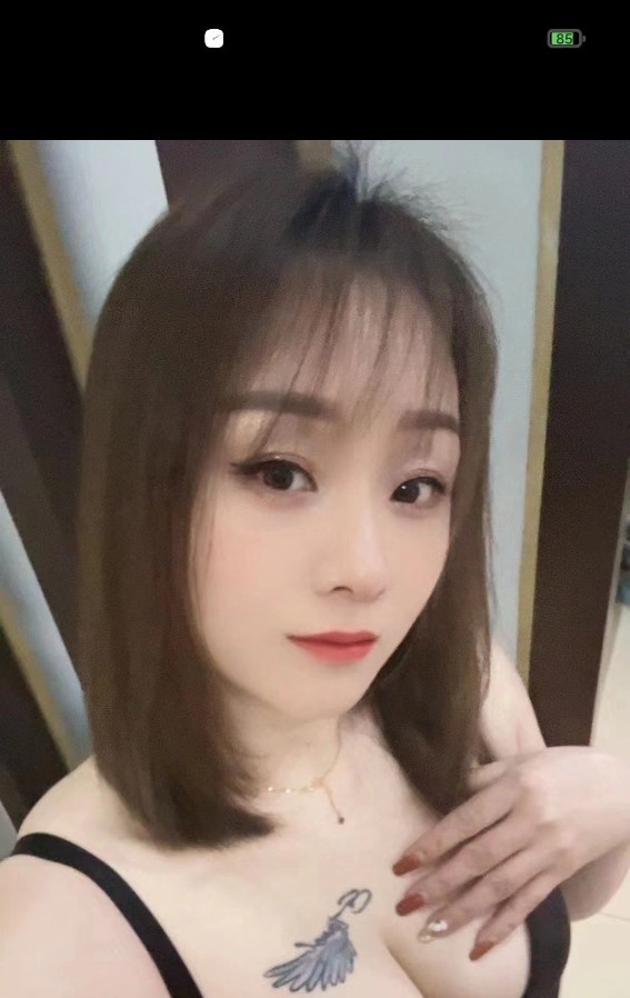 纹身少妇
