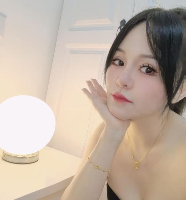 风骚服务系妹子