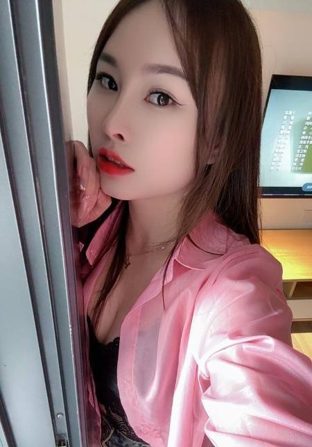 丰满肉欲的欢欢少妇