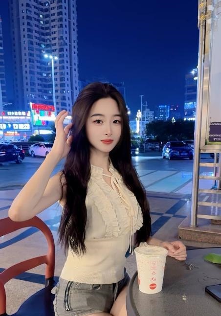 清纯腿长肤白yoyo
