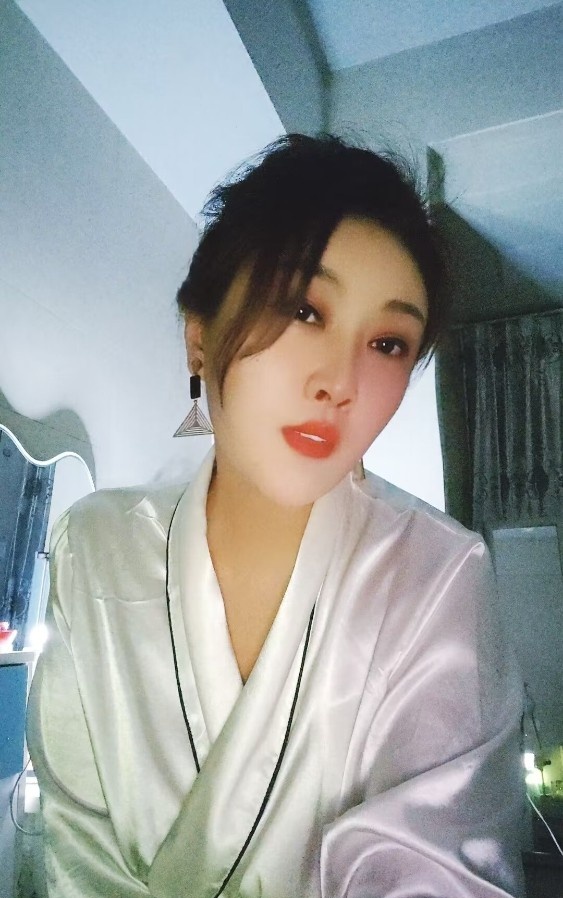 海珠石溪骚黄咪