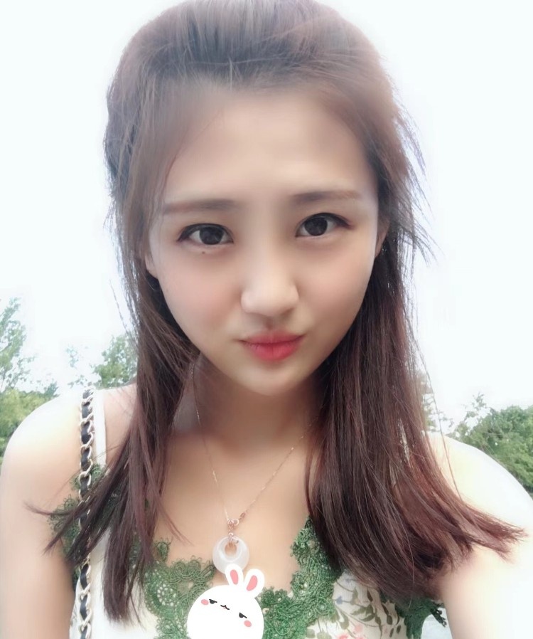 身材不错的玥玥妹