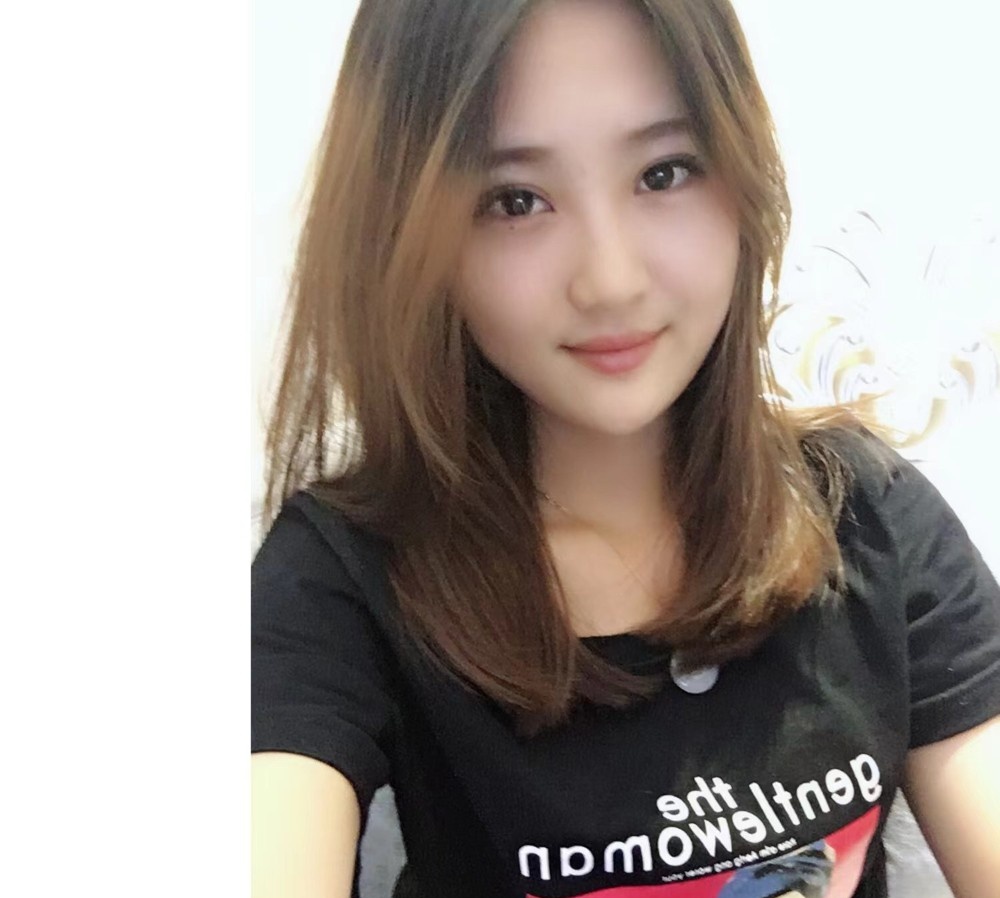 身材不错的玥玥妹