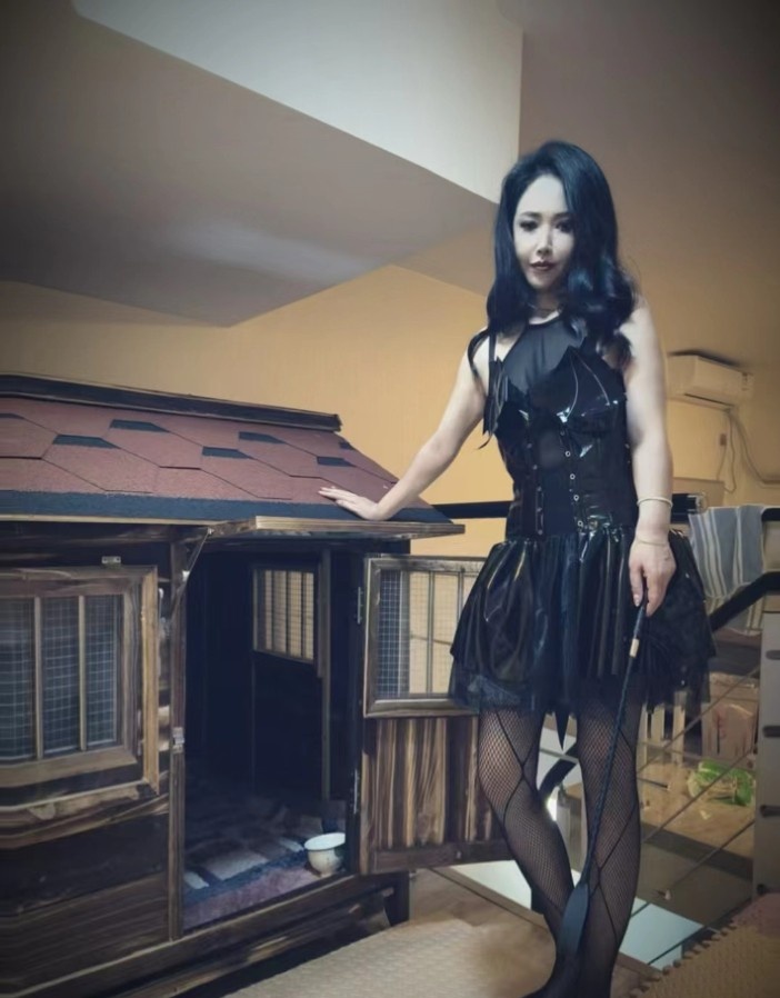 带啪带肛交女王