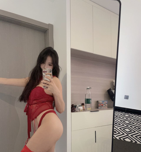 火辣身材大长腿美女