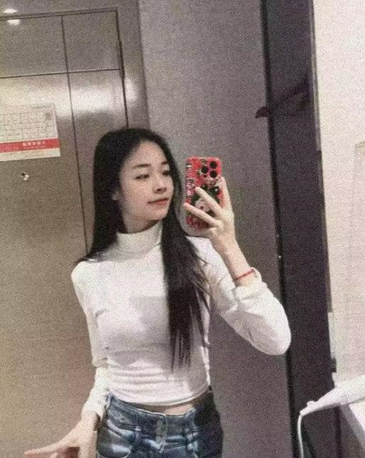 蛇纹管够的小姐姐
