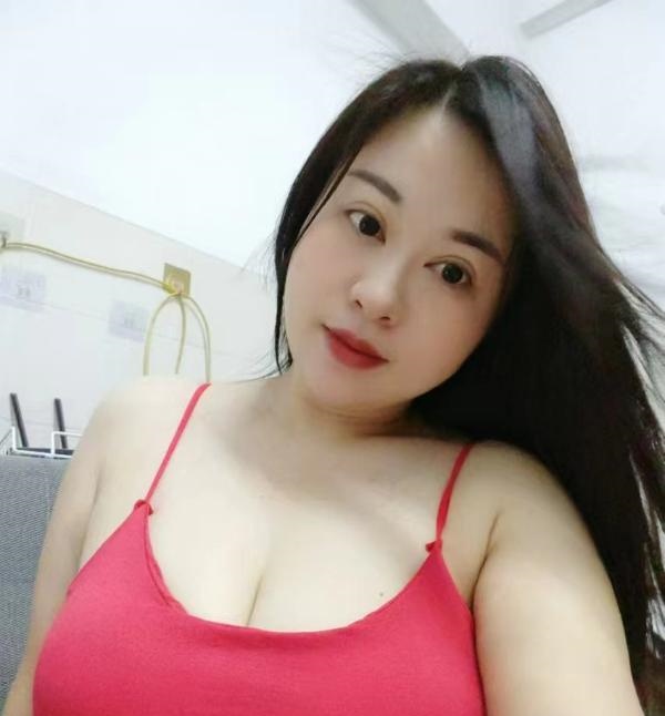 坪洲丰满小妹
