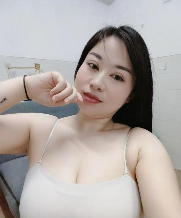 坪洲丰满小妹