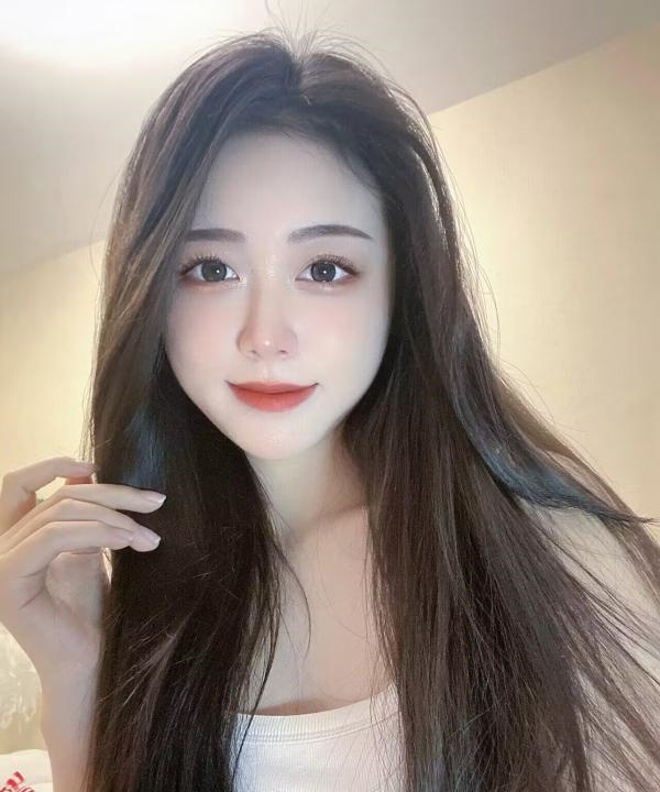 清纯气质小女生
