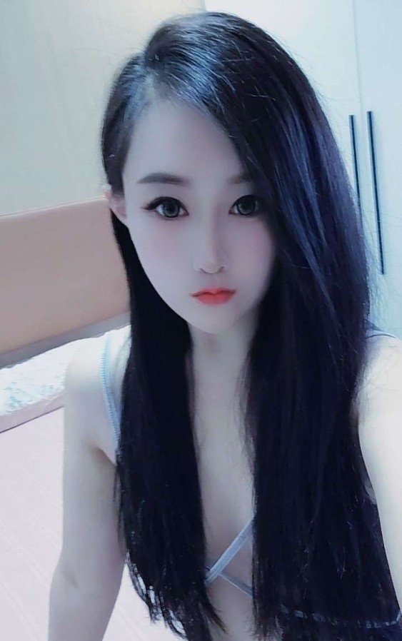 西丽瓜子脸菲菲