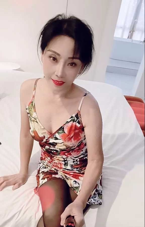 永宁门颜值9分的美丽熟女阿姨