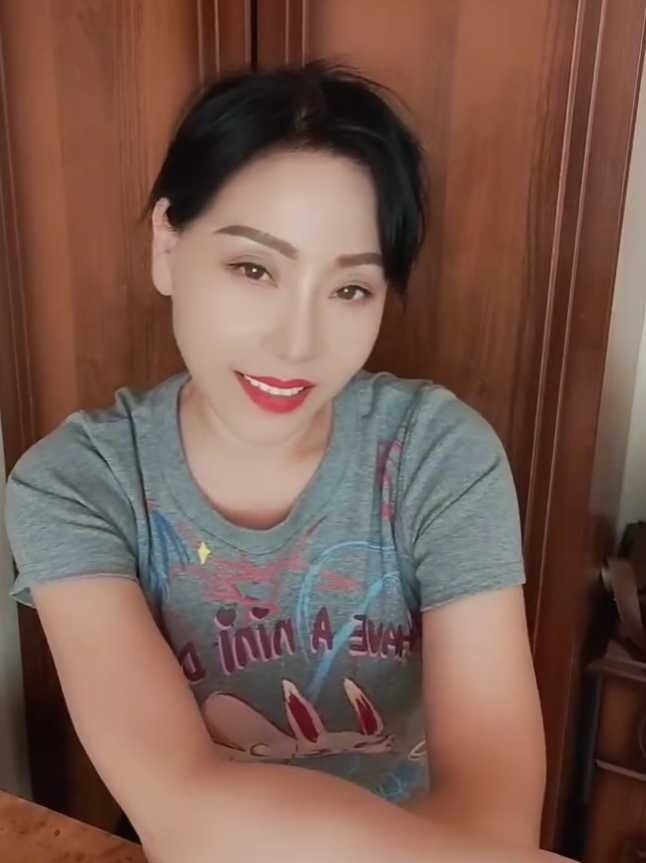 永宁门颜值9分的美丽熟女阿姨