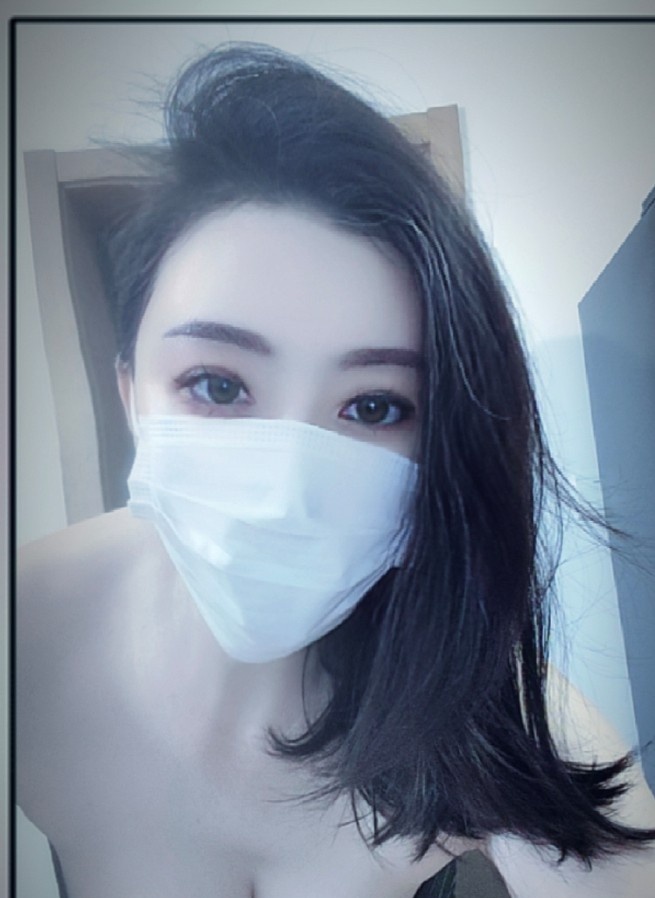 大胸在她的工作室