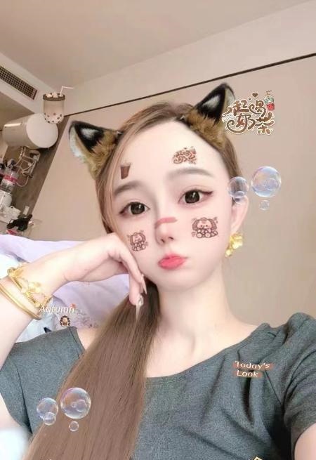 大眼可三通萌妹
