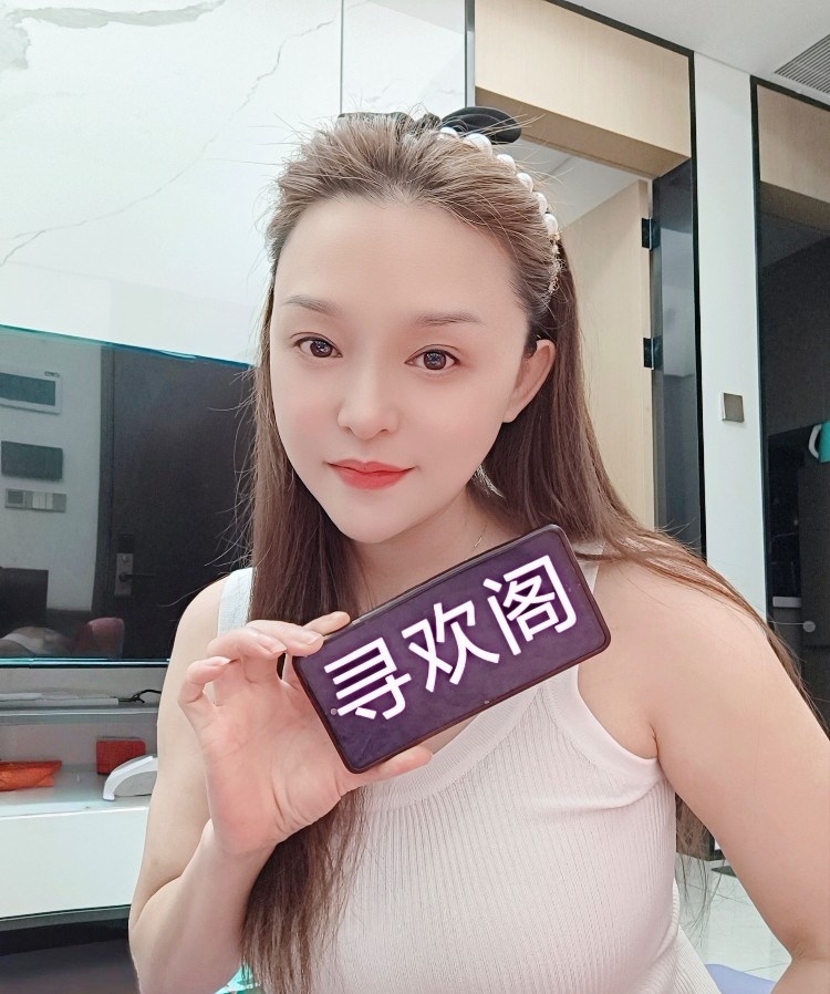 龙华大奶丹妮