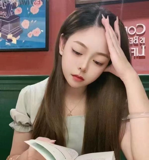 大胸颜值小艾