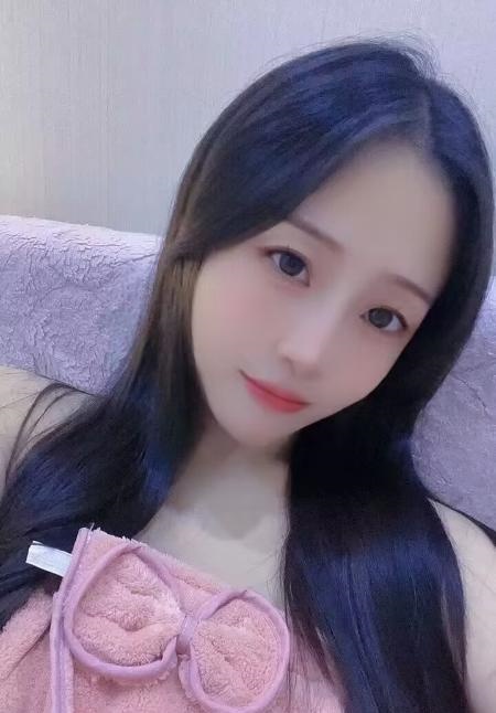 青年路笑笑美女