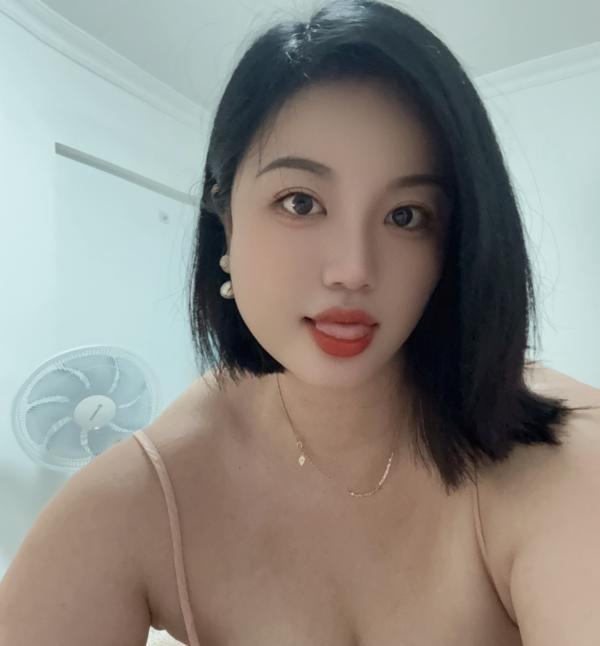 深圳宝安大奶妹