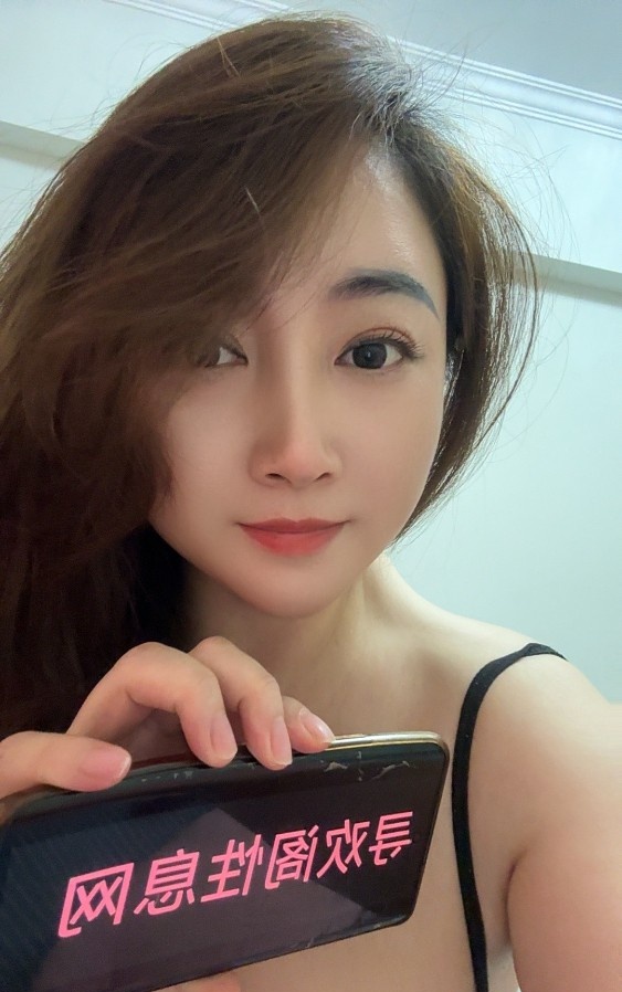 火辣巨乳御姐菲菲