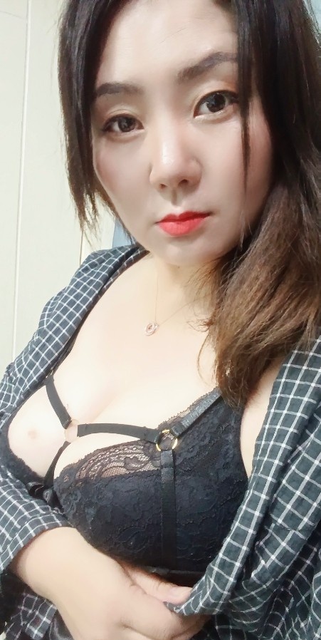 微胖肥臀大奶果果