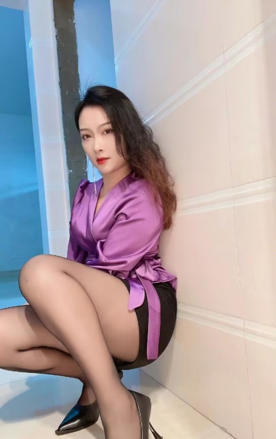 小巧迷人温柔小姐姐