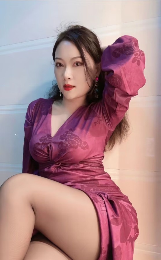 小巧迷人温柔小姐姐