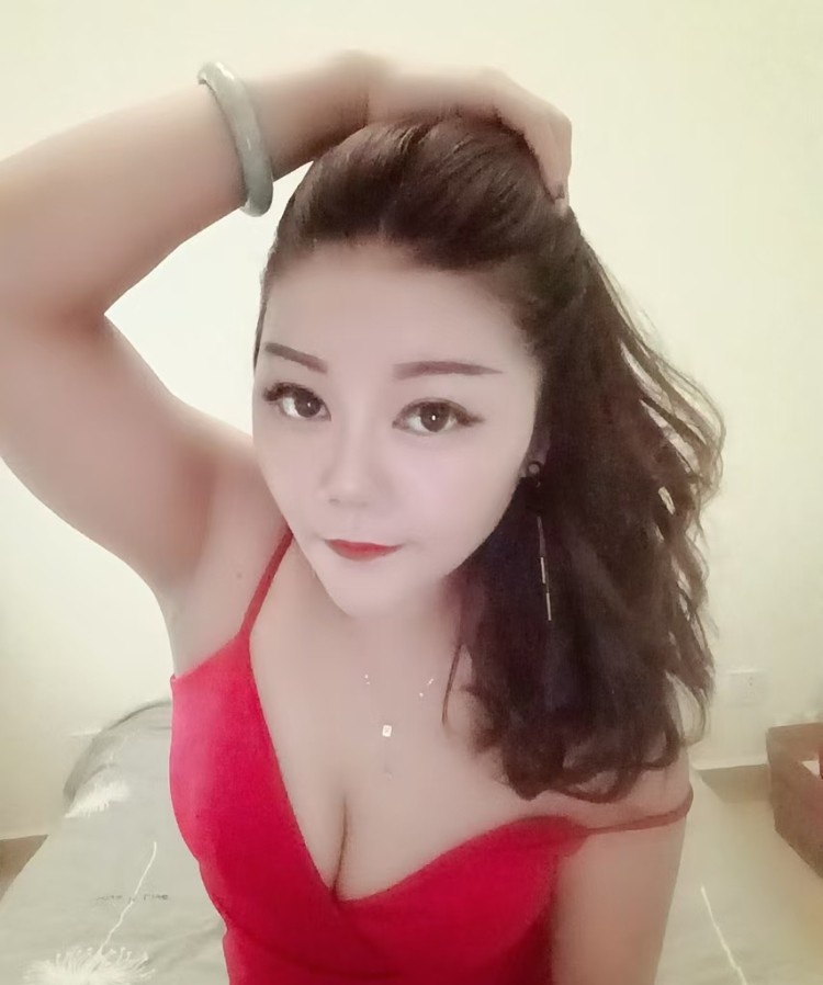 丰满臀大骚妇