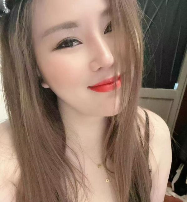 大奶榨精少妇