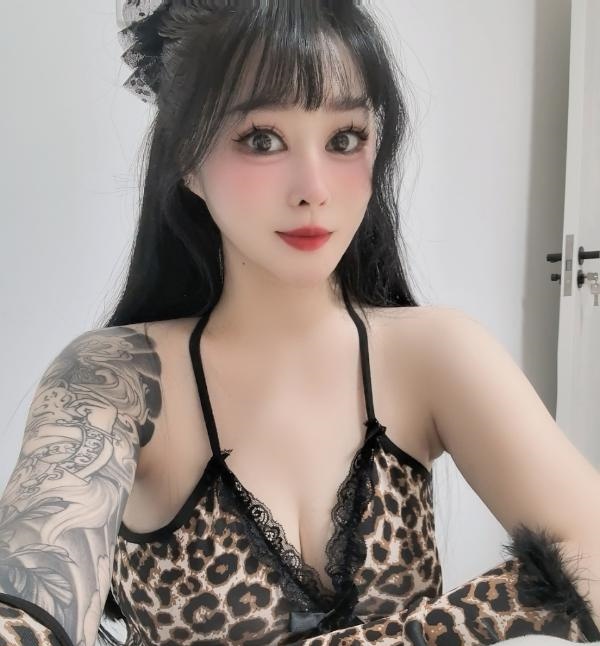 大胸妹子兼职
