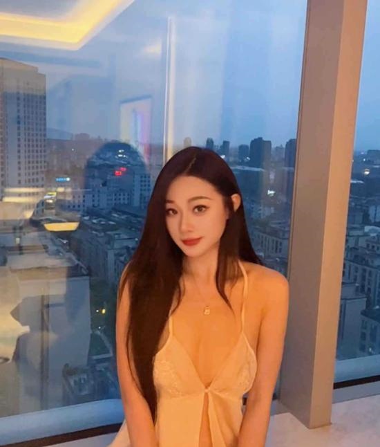 上城网红美女姗姗