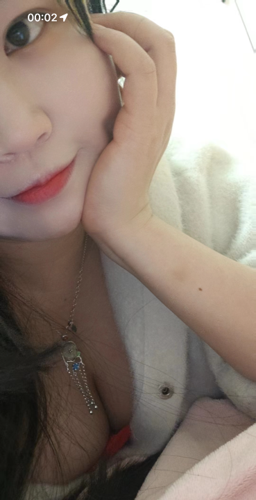 e胸小美