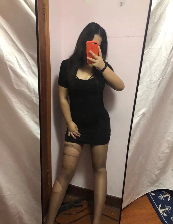 丰满小美女月月