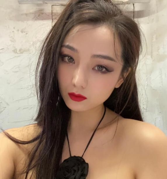 金牛妖艳女人安娜