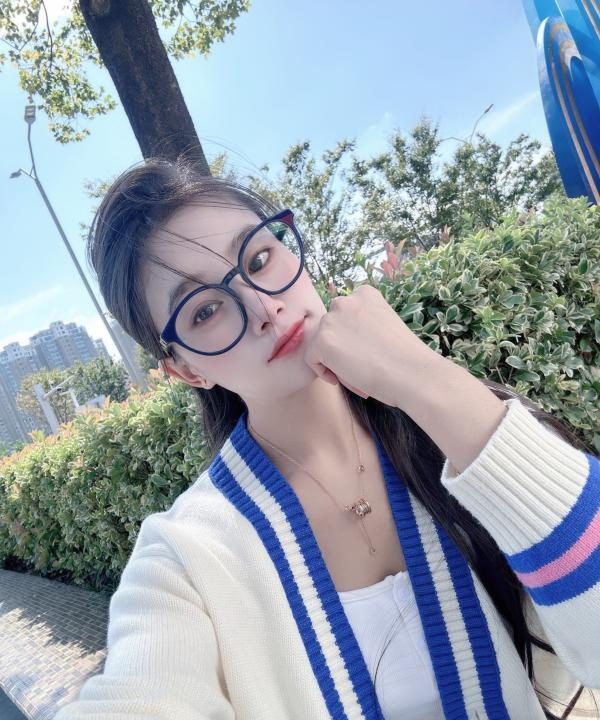 吴中治愈系妹子