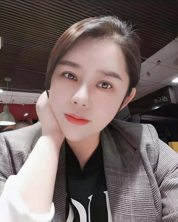竞秀轻熟少妇