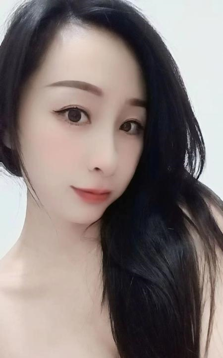 光谷翘臀小姐姐