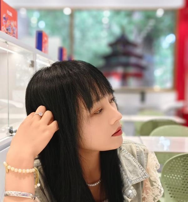 滨湖美眉