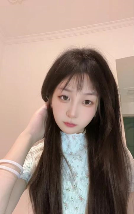 实惠零零后嫩妹子