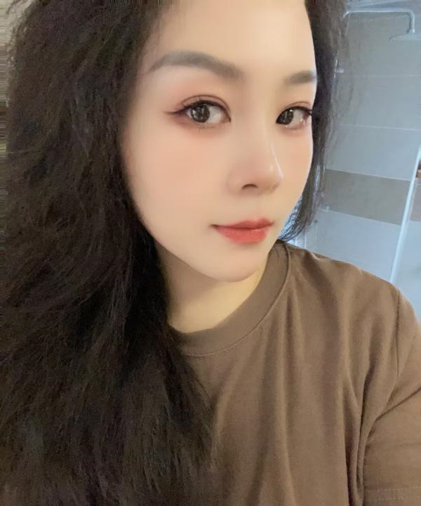 一线天少妇