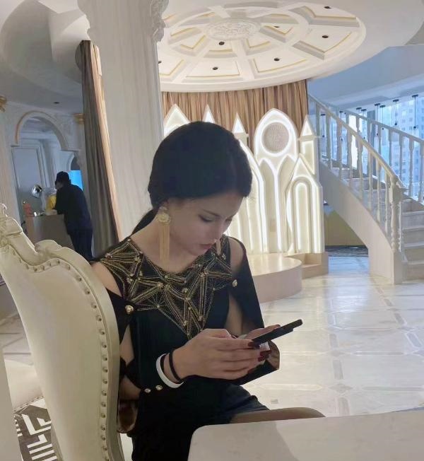 深圳异域风情维族女王