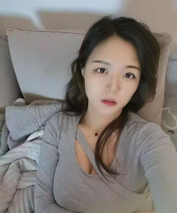 长腿巨乳美丽夏夏