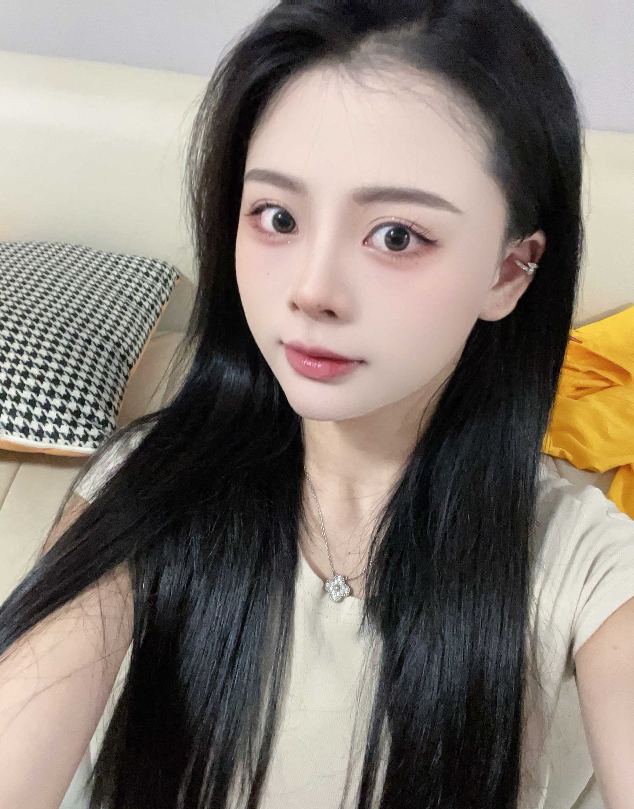 年轻妹妹皮肤很好
