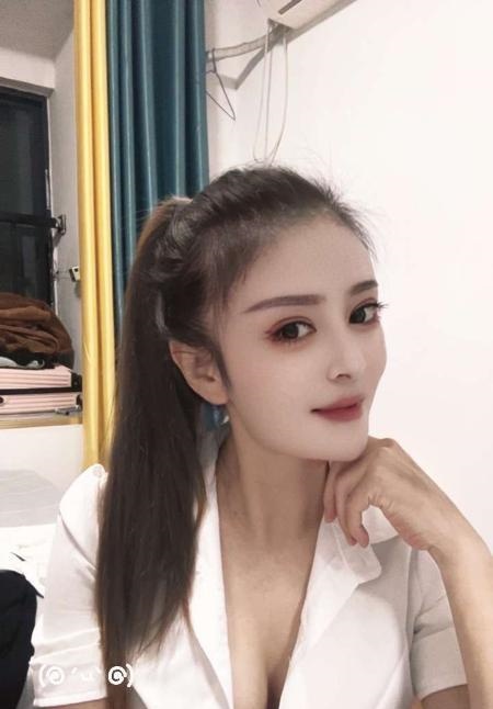 横塘曼琳女人味十足