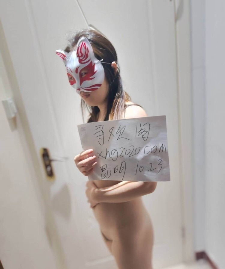 非常乖巧的的艳丽少妇